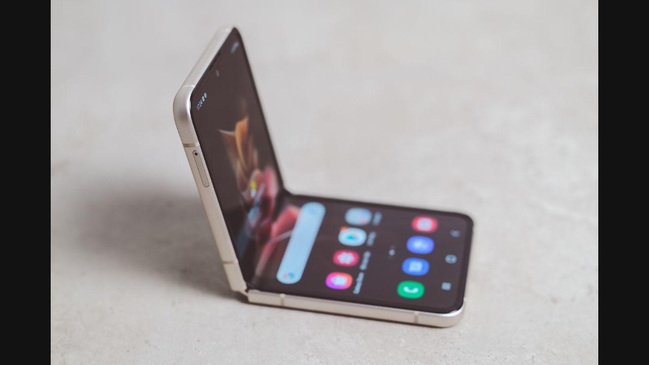 Samsung working on new tri folding smartphone: Report